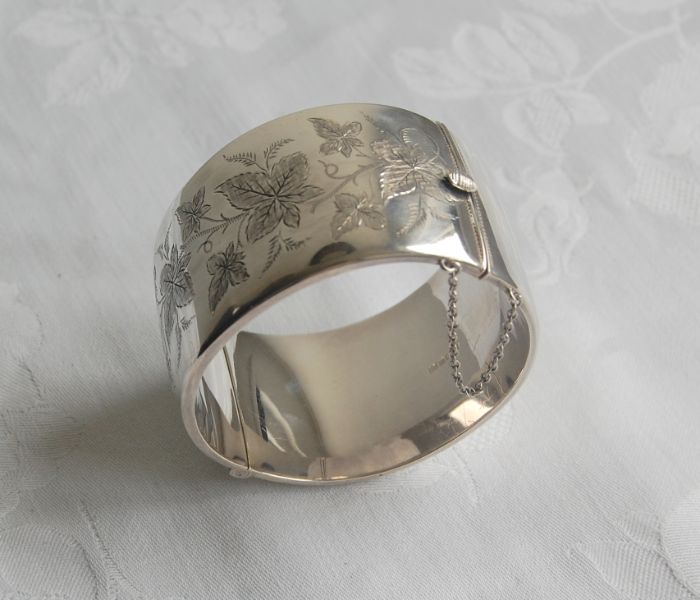 Elizabeth II Silver Double Skin Bracelet
