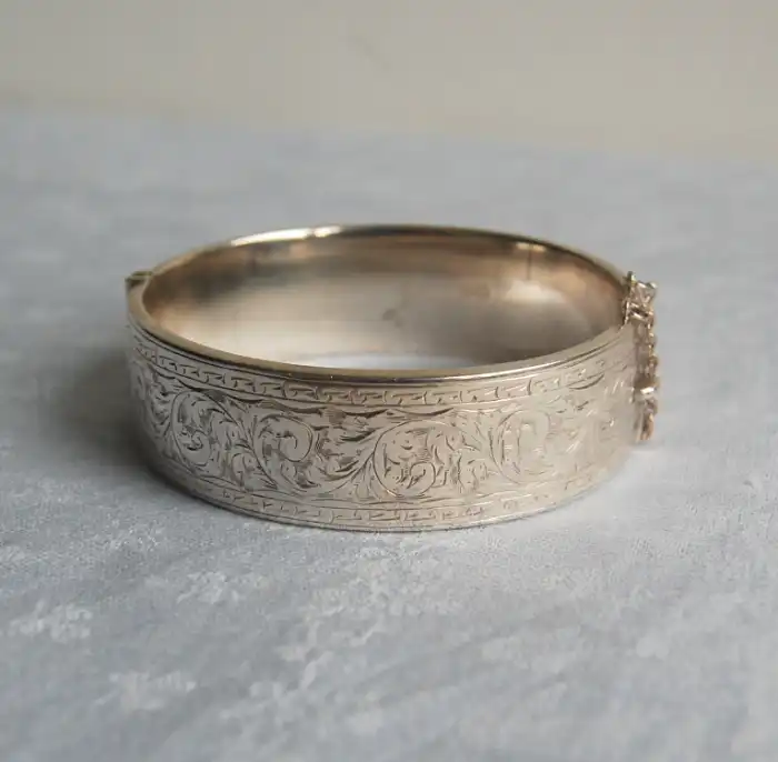 Elizabeth II Silver Bracelet