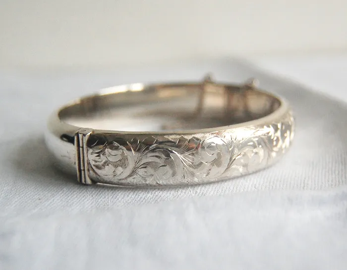 Elizabeth II Silver Bracelet