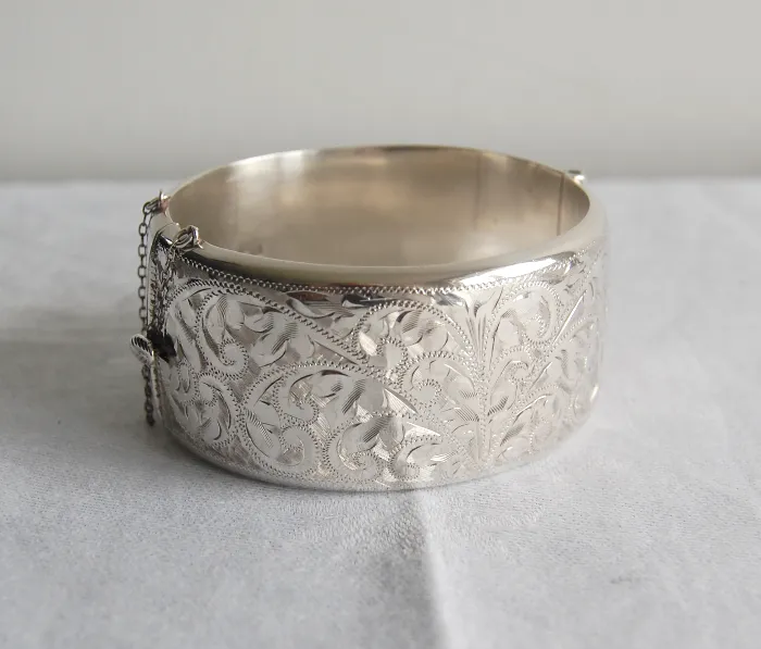 Elizabeth II Silver Bracelet
